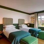 Corrib 4*