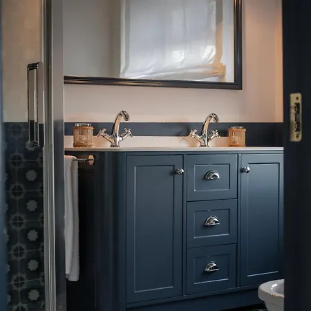 Corrib Hotel Gortnashingaun