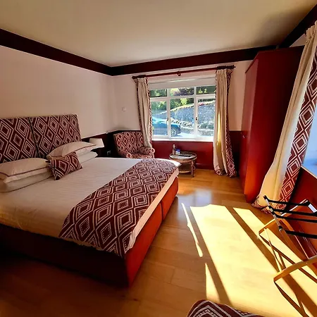 Corrib Hotel 4*