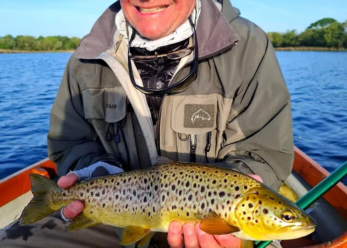 מלון Corrib Gortnashingaun